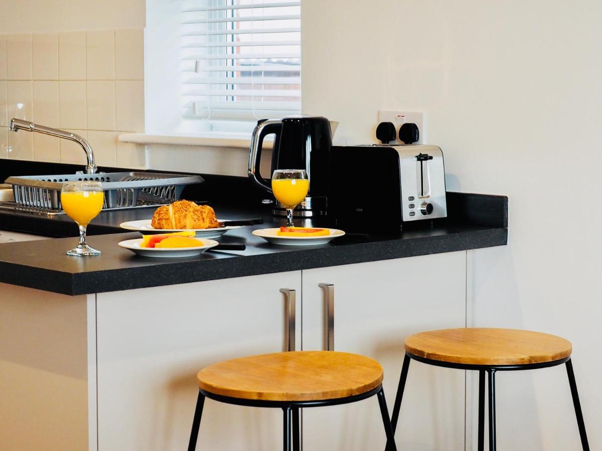 Private Parking Stylish Great Location Apartment Guildford Exterior photo